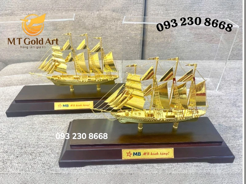 Mô hình thuyền buồm quà tặng khách hàng của MB Bank