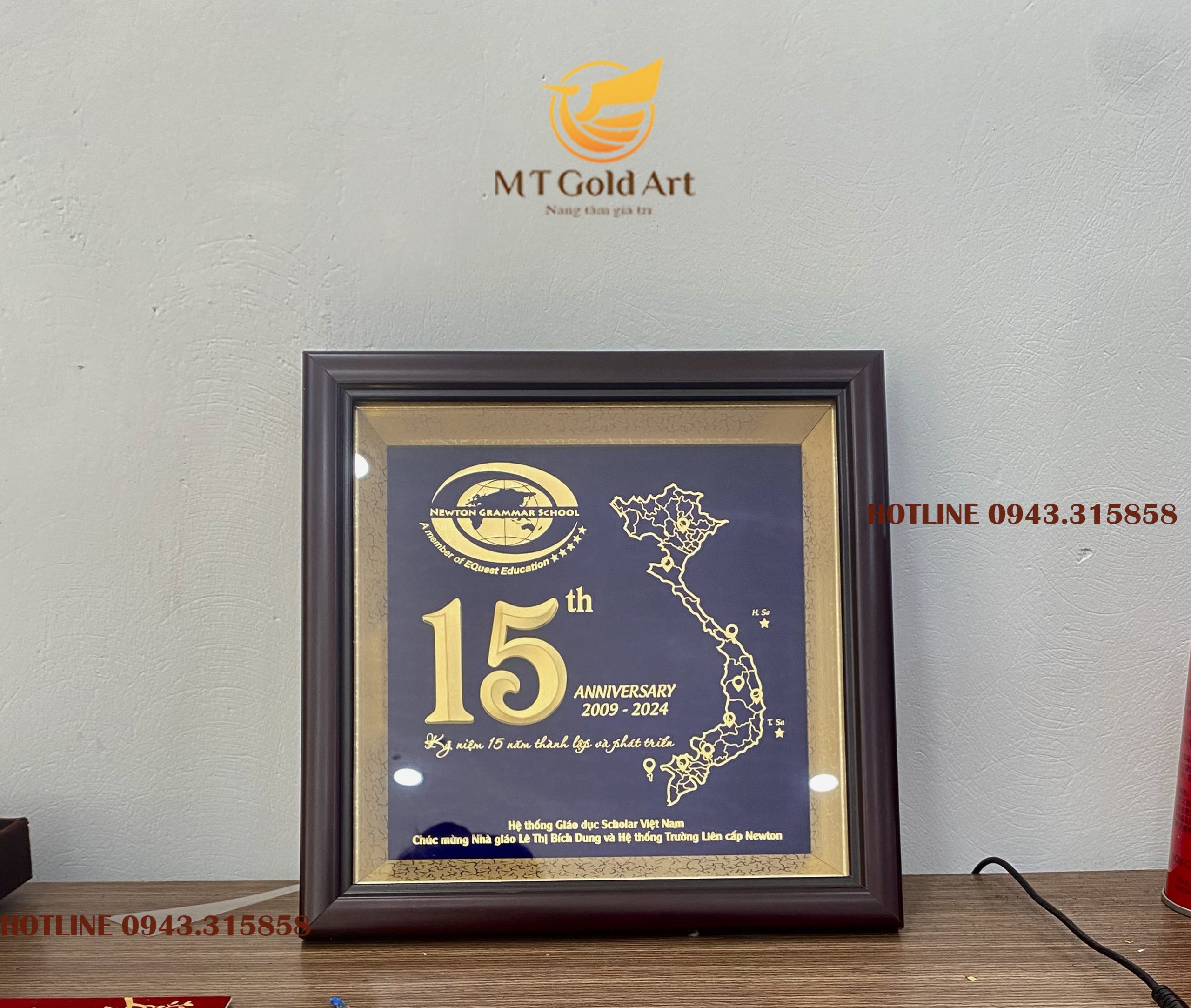 quà tặng kỷ niệm 15 năm thành lập trường ý nghĩa ấn tượng