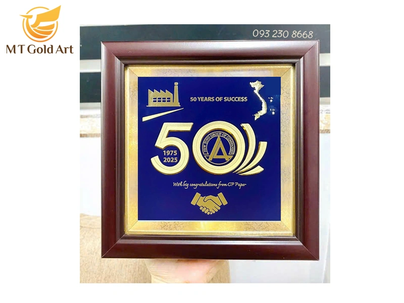Quà tặng đối tác kỷ niệm 50 năm thành lập của CP Paper
