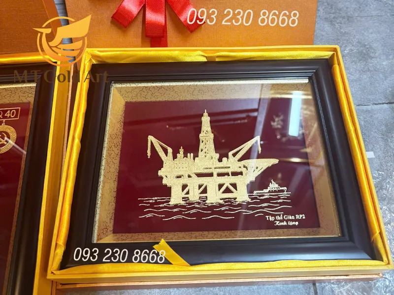 Tranh giàn khoan quà tặng lãnh đạo ngành khai thác dầu khí ý nghĩa Tranh giàn khoan quà tặng lãnh đạo ngành khai thác dầu khí ý nghĩa